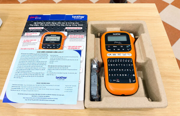 Máy in mã vạch Brother PT-E110