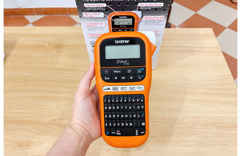 Máy in mã vạch Brother PT-E110