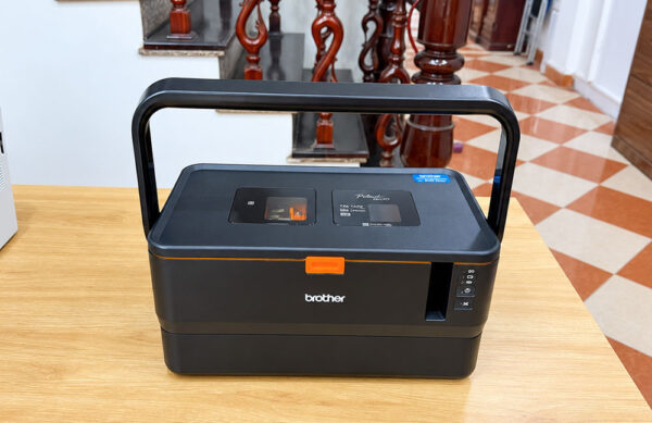Máy in mã vạch Brother PT-E800T