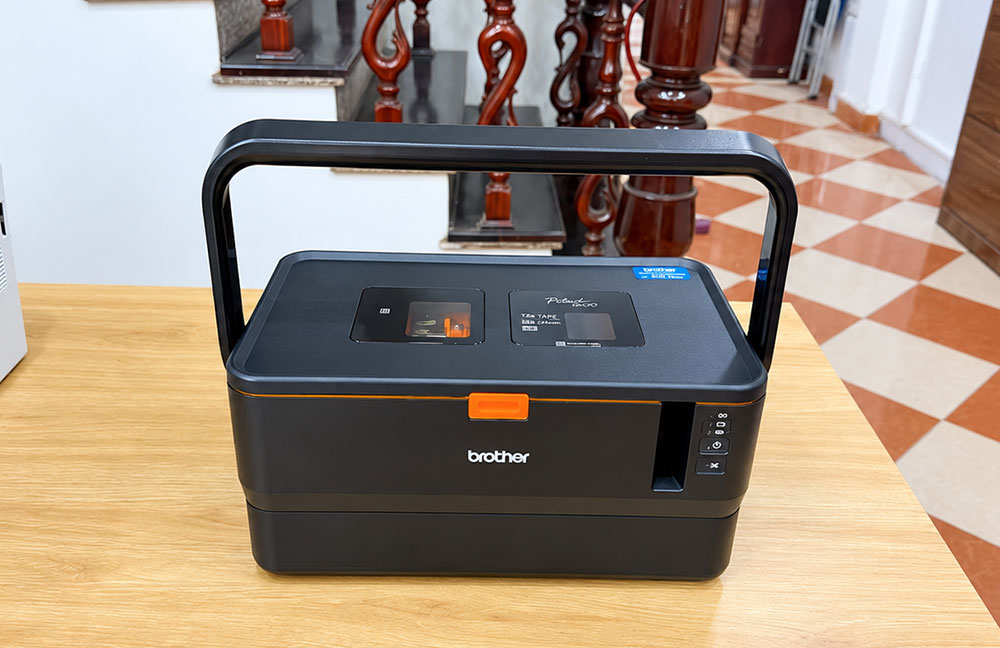 Máy in mã vạch Brother PT-E800T