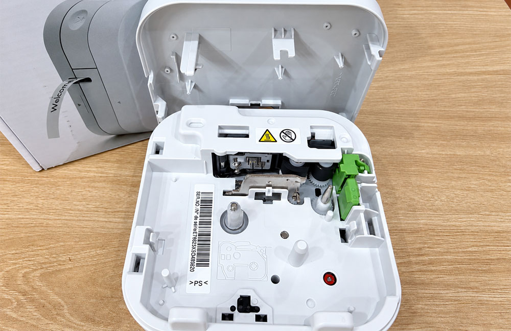 Máy in mã vạch Brother PT-P300B