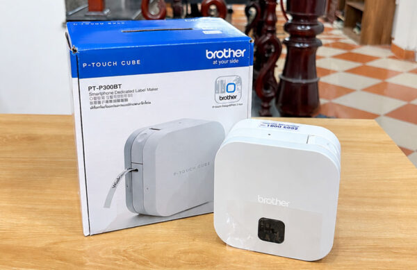 Máy in mã vạch Brother PT-P300BT