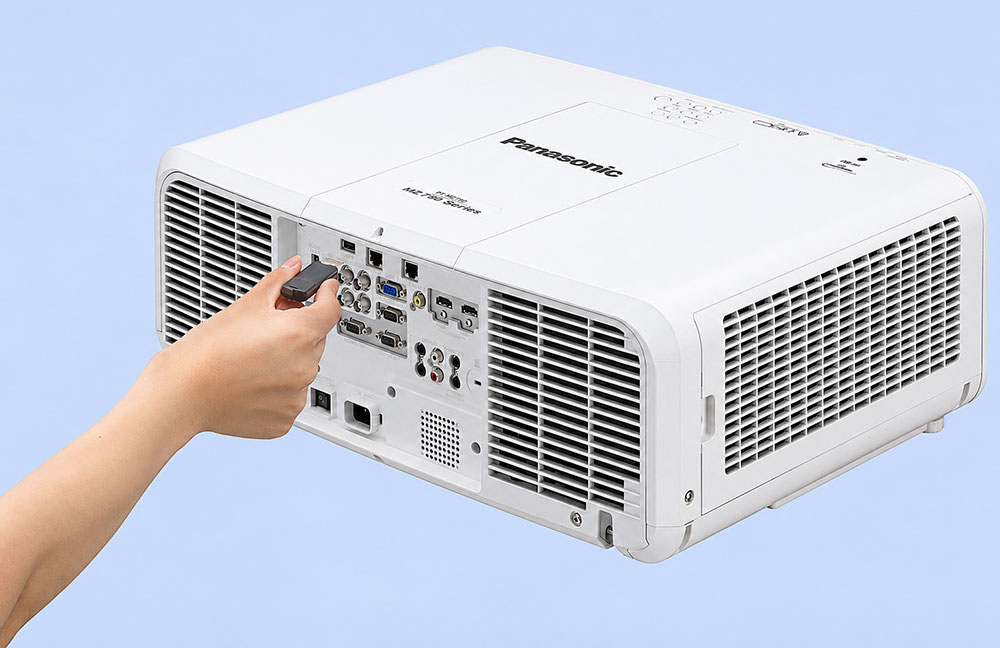Máy Chiếu Panasonic PT-MZ770A