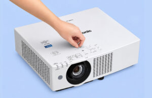 Máy Chiếu Panasonic PT-VMZ51S