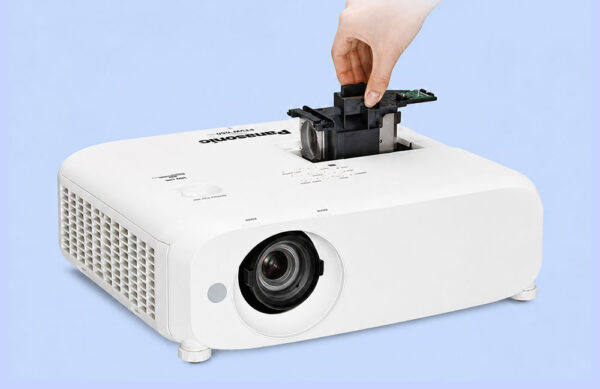 Máy Chiếu Panasonic PT-VX610