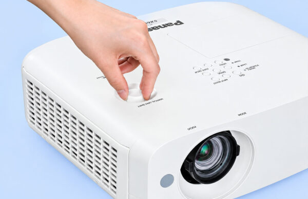 Máy Chiếu Panasonic PT-VX610