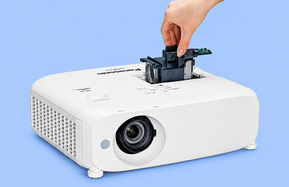 Máy Chiếu Panasonic PT-VX615N