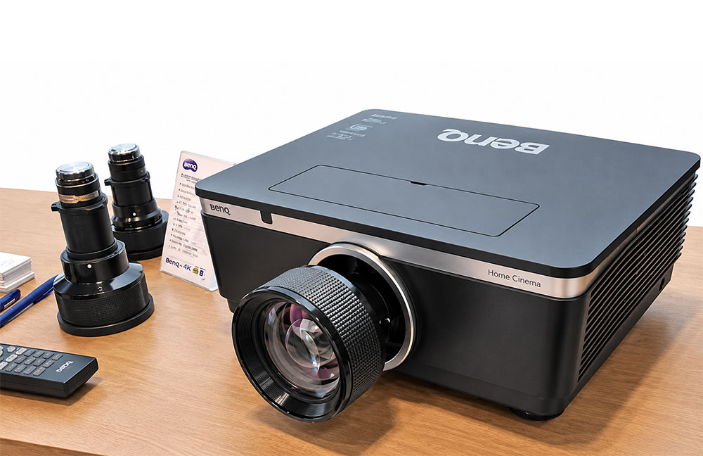 Máy chiếu BenQ W8000