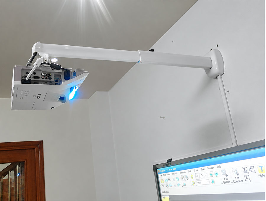 gia treo may chieu gan dalite vts600 2 Giá treo máy chiếu gần Dalite VTS600