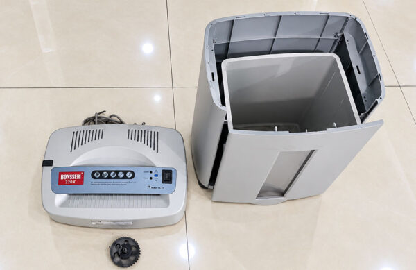 Máy hủy tài liệu Bosser 220X