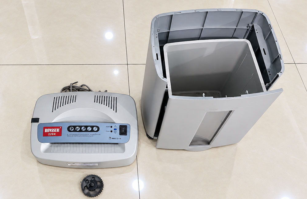 Máy hủy tài liệu Bosser 220X